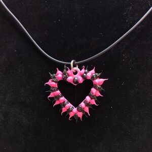 NEW UV Blacklight PINK BLACK Spikey HEART necklace from Claire's Y2K
